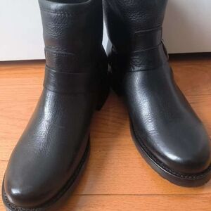 New Frye Veronica Black Leather Ankle Bootie Size 7.5